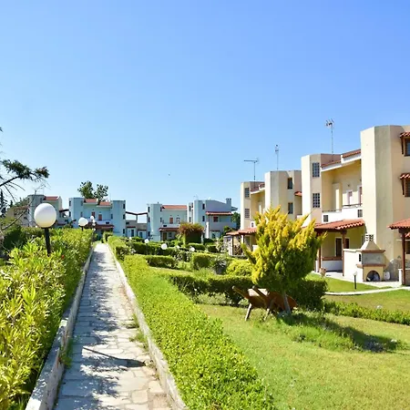 Relaxed Family With Garden, Just Steps From The In Fourka וילה