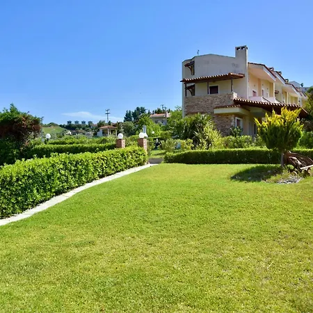 빌라 Relaxed Family With Garden, Just Steps From The In Fourka *