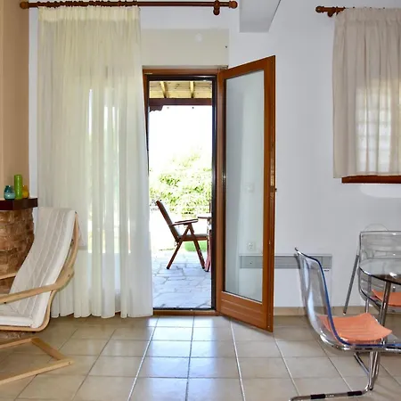빌라 Relaxed Family With Garden, Just Steps From The In Fourka Skála Foúrkas