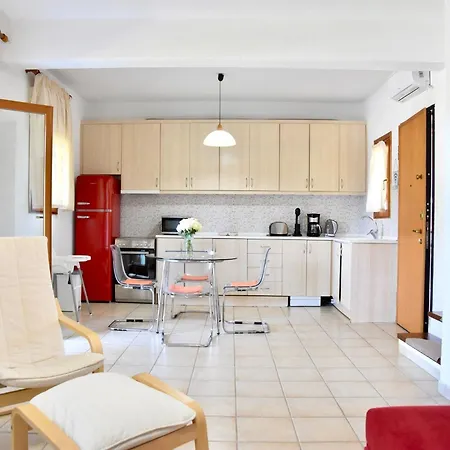 Relaxed Family With Garden, Just Steps From The In Fourka *