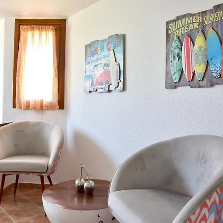 Relaxed Family With Garden, Just Steps From The In Fourka *