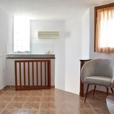 וילה Relaxed Family With Garden, Just Steps From The In Fourka *
